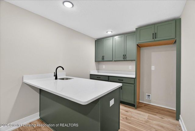 15332 Sherwood Lane, Lansing, MI 48906