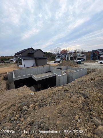 15332 Sherwood Lane, Lansing, MI 48906