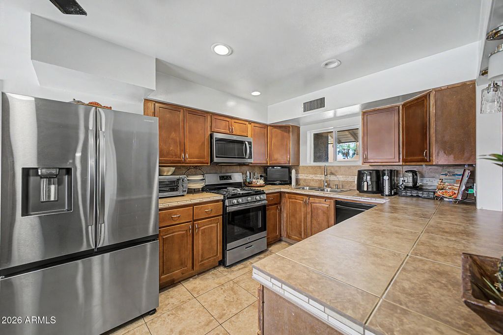 6017 W MEDLOCK Drive, Glendale, AZ 85301 — photo 5