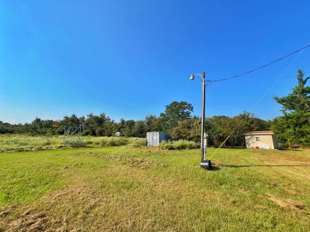 5403 Dry Creek, Calvert, TX 77837
