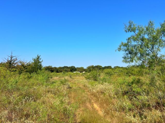 5403 Dry Creek, Calvert, TX 77837