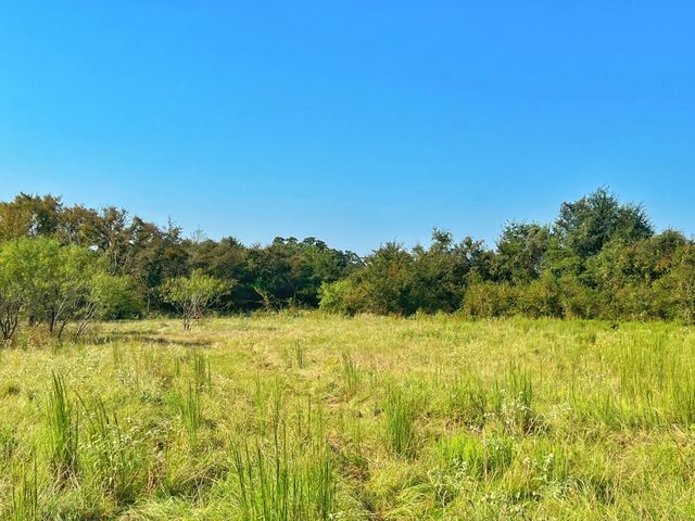 5403 Dry Creek, Calvert, TX 77837