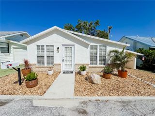 4 BRADEN CASTLE DRIVE, Bradenton, FL 34208
