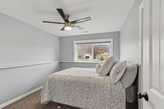 1069 S Stoneridge Drive, Plainwell, MI 49080