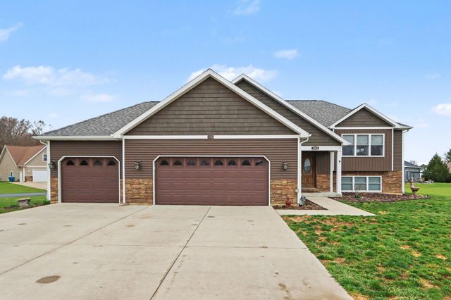 1069 S Stoneridge Drive, Plainwell, MI 49080