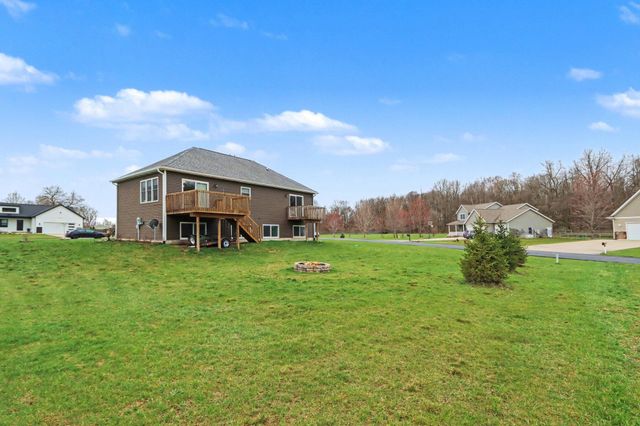 1069 S Stoneridge Drive, Plainwell, MI 49080