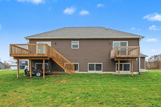 1069 S Stoneridge Drive, Plainwell, MI 49080
