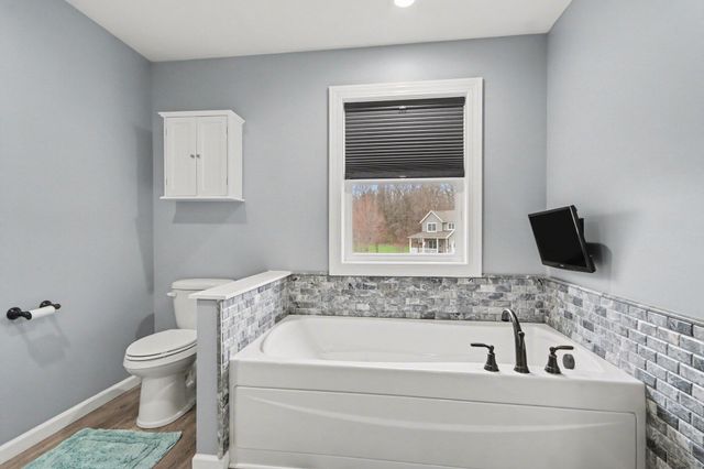 1069 S Stoneridge Drive, Plainwell, MI 49080