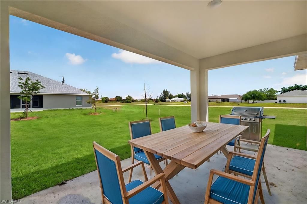 Image 7 of property listing at 2223 NW 7th PL, Cape Coral, FL 33993