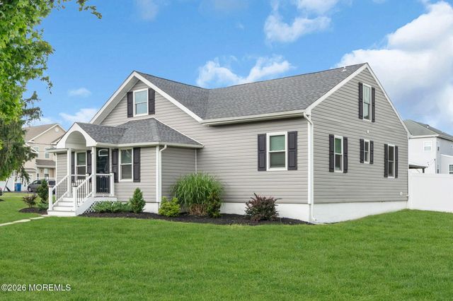 181 Locust Avenue, Howell, NJ 07731