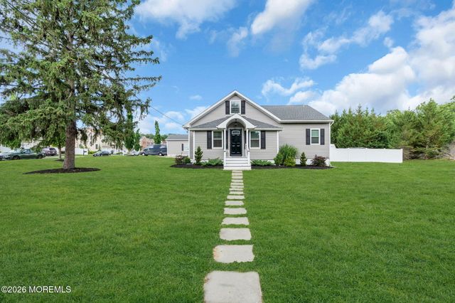 181 Locust Avenue, Howell, NJ 07731