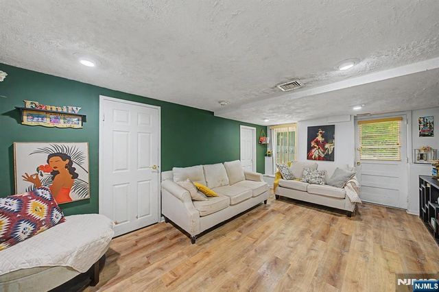 91 Greenbrook Place, Park Ridge, NJ 07656