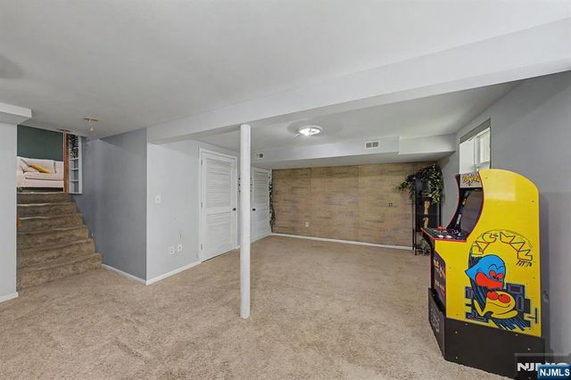 91 Greenbrook Place, Park Ridge, NJ 07656