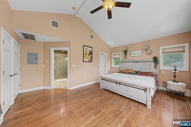 91 Greenbrook Place, Park Ridge, NJ 07656