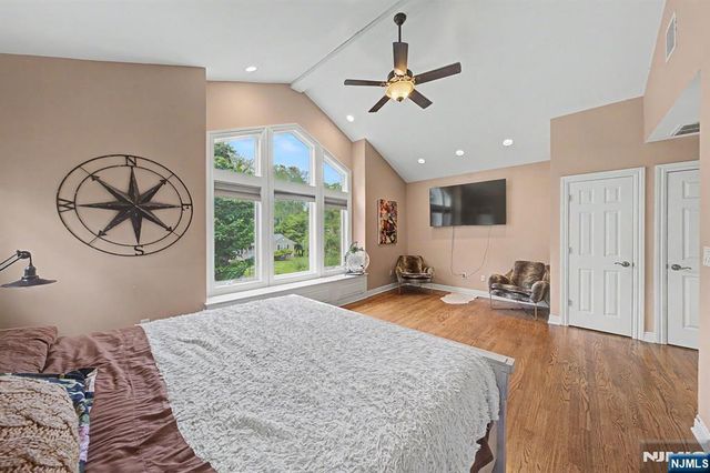 91 Greenbrook Place, Park Ridge, NJ 07656