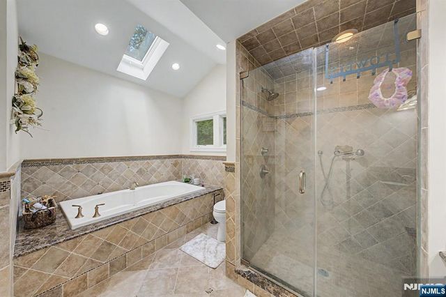91 Greenbrook Place, Park Ridge, NJ 07656