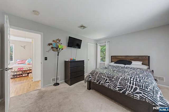 91 Greenbrook Place, Park Ridge, NJ 07656