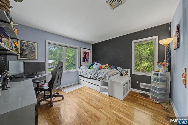 91 Greenbrook Place, Park Ridge, NJ 07656