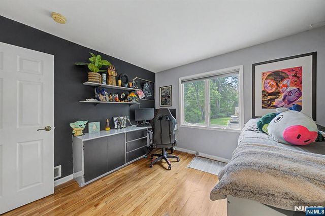 91 Greenbrook Place, Park Ridge, NJ 07656