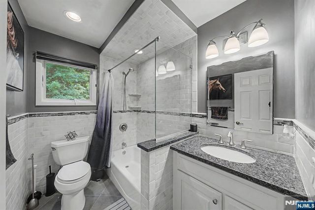 91 Greenbrook Place, Park Ridge, NJ 07656