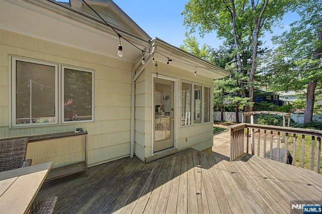 91 Greenbrook Place, Park Ridge, NJ 07656