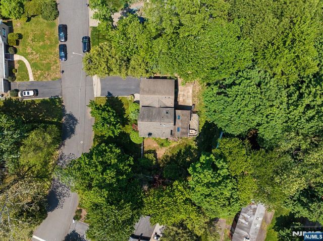 91 Greenbrook Place, Park Ridge, NJ 07656