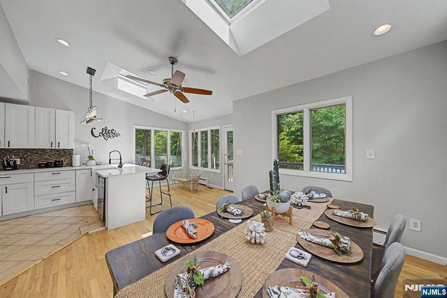 91 Greenbrook Place, Park Ridge, NJ 07656