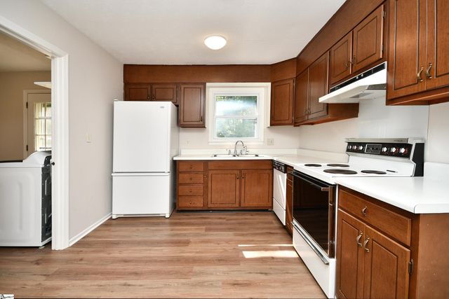 44 Charterhouse Avenue, Piedmont, SC 29673