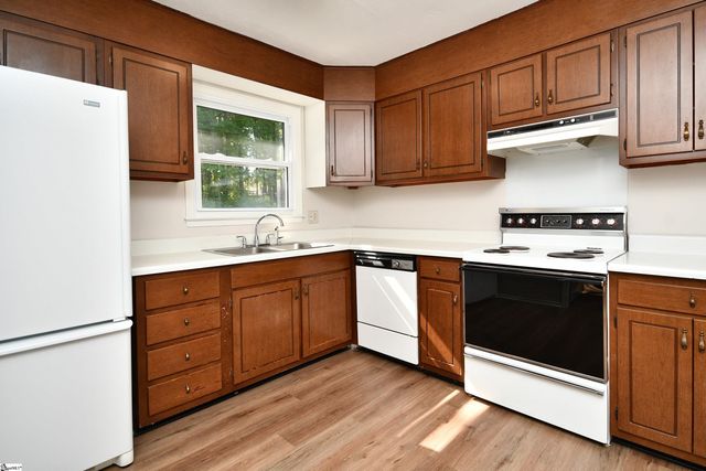 44 Charterhouse Avenue, Piedmont, SC 29673