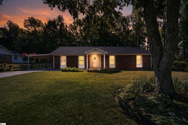 44 Charterhouse Avenue, Piedmont, SC 29673