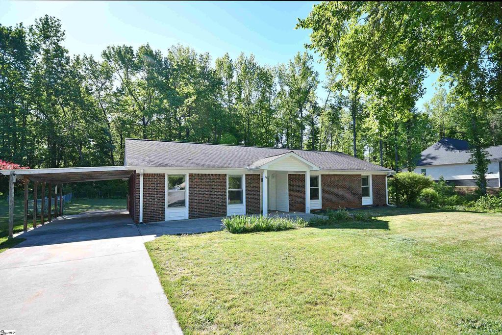 44 Charterhouse Avenue, Piedmont, SC 29673