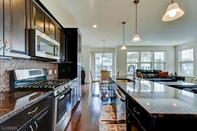 14 Lupine Ln, Allamuchy Twp., NJ 07840