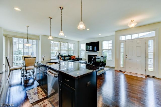 14 Lupine Ln, Allamuchy Twp., NJ 07840