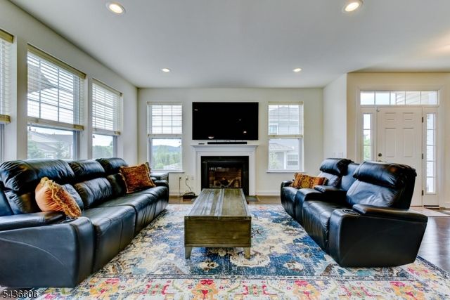 14 Lupine Ln, Allamuchy Twp., NJ 07840