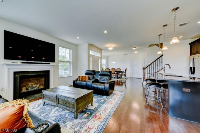14 Lupine Ln, Allamuchy Twp., NJ 07840