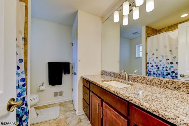 14 Lupine Ln, Allamuchy Twp., NJ 07840