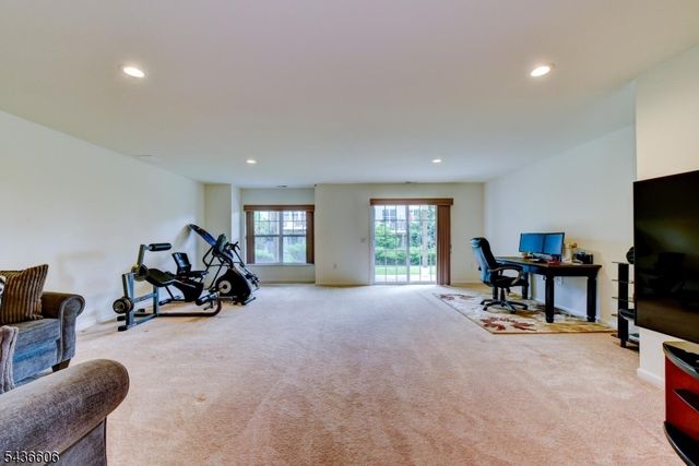 14 Lupine Ln, Allamuchy Twp., NJ 07840