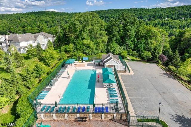 14 Lupine Ln, Allamuchy Twp., NJ 07840
