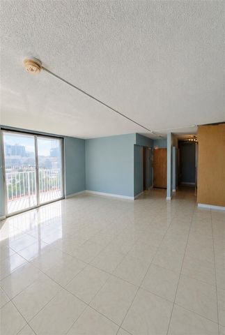 1255 Collins Avenue 608, Miami Beach, FL 33139
