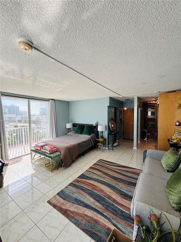 1255 Collins Avenue 608, Miami Beach, FL 33139