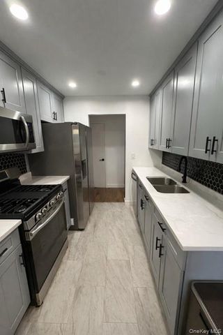 156 Parkside Drive 156, Suffern, NY 10901