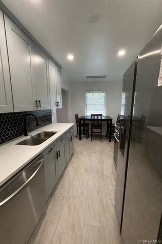 156 Parkside Drive 156, Suffern, NY 10901