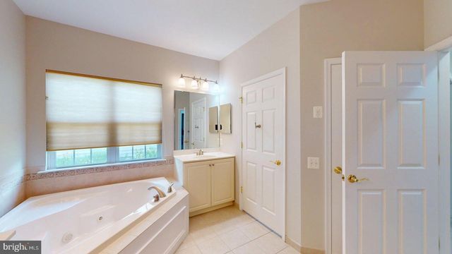 13 WEDGEWOOD CT, Berlin, NJ 08009
