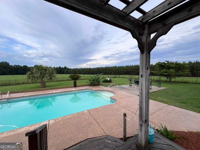 879 Old Toomsboro Road, Dublin, GA 31021