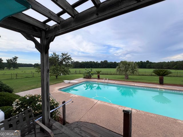 879 Old Toomsboro Road, Dublin, GA 31021