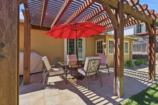 135 Rancho Rio Avenue, Ben Lomond, CA 95005