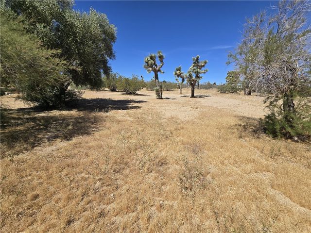 3390 El Dorado, Yucca Valley, CA 92284