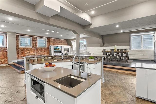 230 N Kalamazoo Mall 401, Kalamazoo, MI 49007