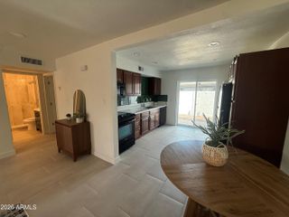 7814 E HEATHERBRAE Avenue B, Scottsdale, AZ 85251