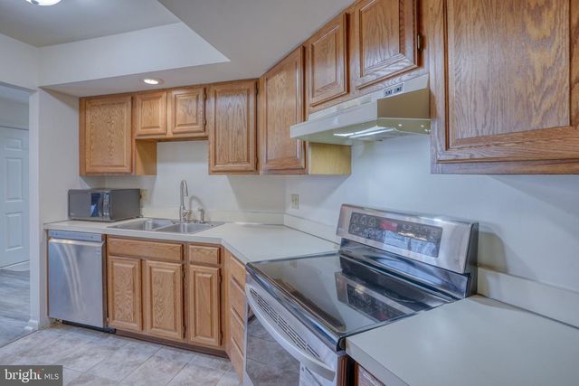 2705 CREEKSIDE DR, Newark, DE 19711